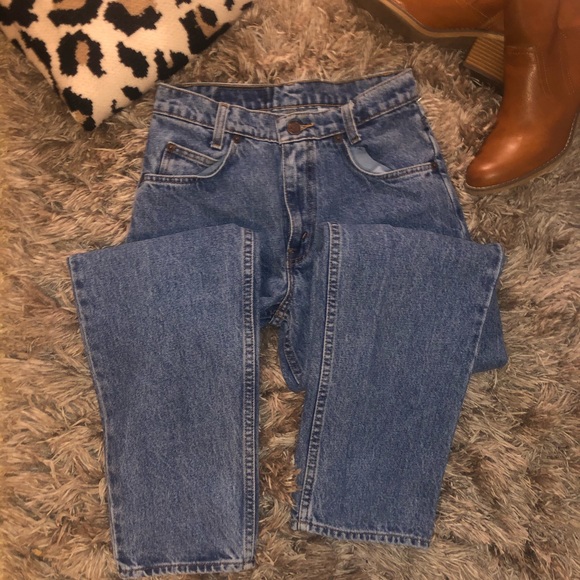 Levi Gold Tab Mom Jeans - Picture 3 of 7